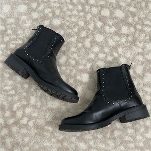 Women's Black Studded Chelsea Boots - Universal Thread Size 8